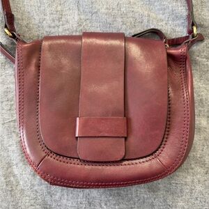 Elegant Burgundy Leather Crossbody Bag